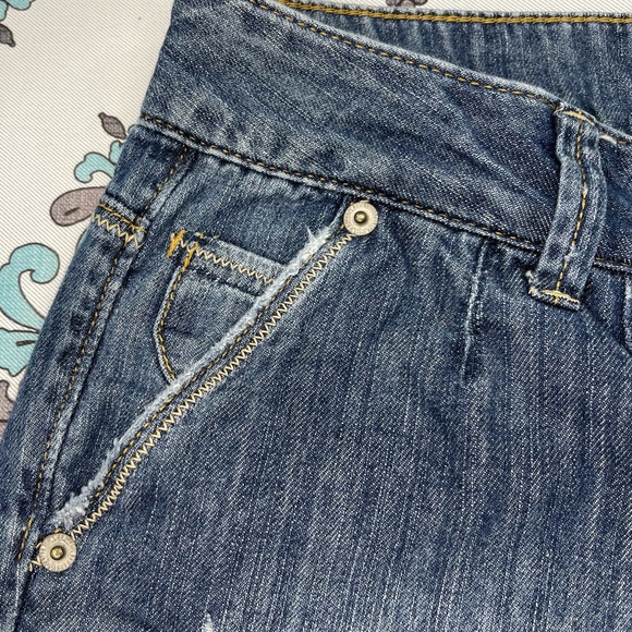 American Eagle Lowrise Boyfriend Shorts - Picture 4 of 8